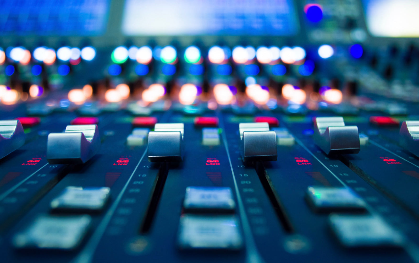 5 Reasons to Mix Quietly