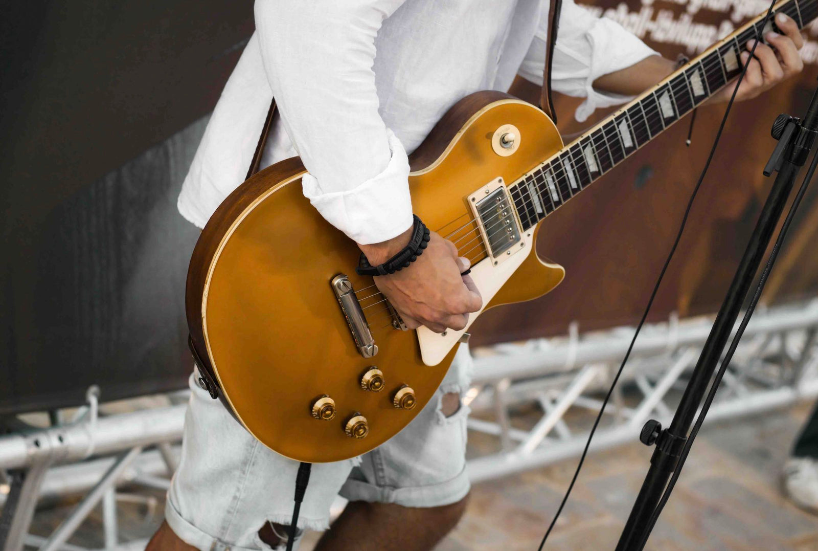 Achieve 1950s to Current Day Guitar Tones for Gigs