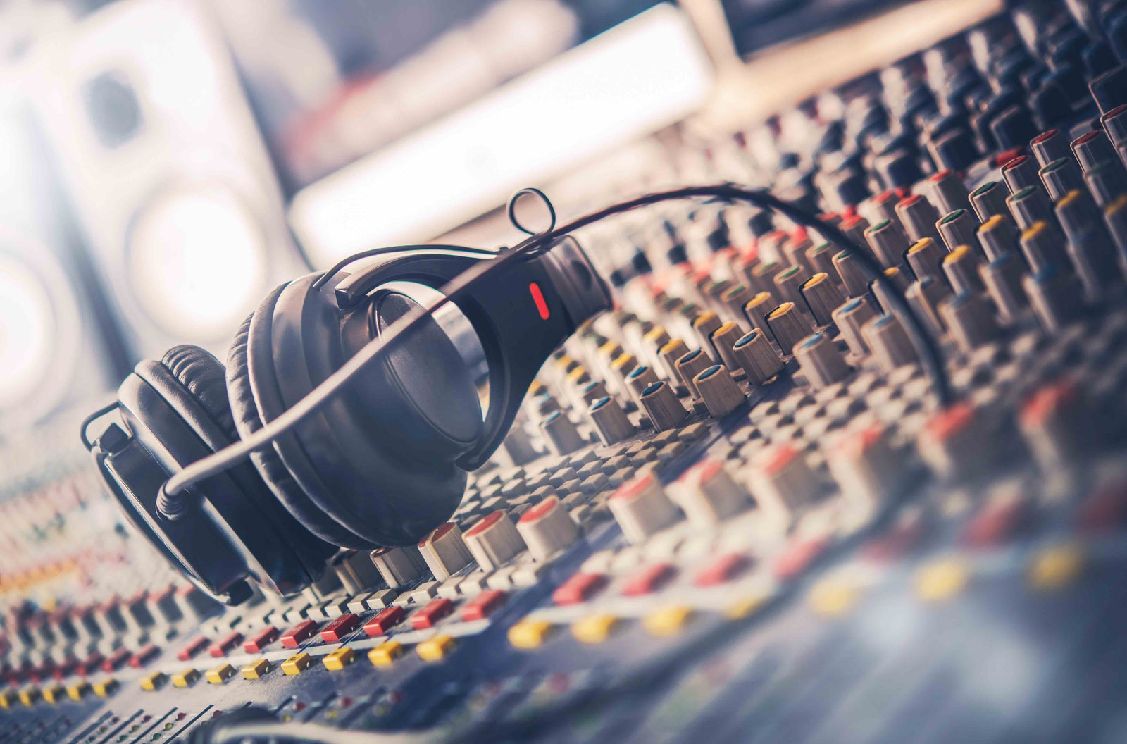 Mixing In Headphones – Is It Possible?