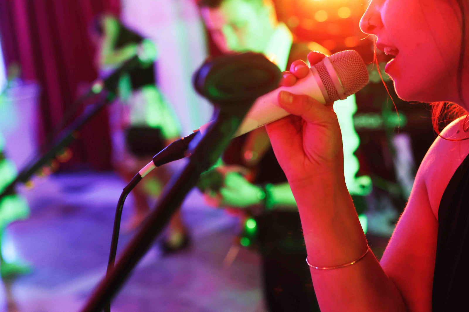 Tips For Using Wireless In-Ear Personal Monitoring Onstage