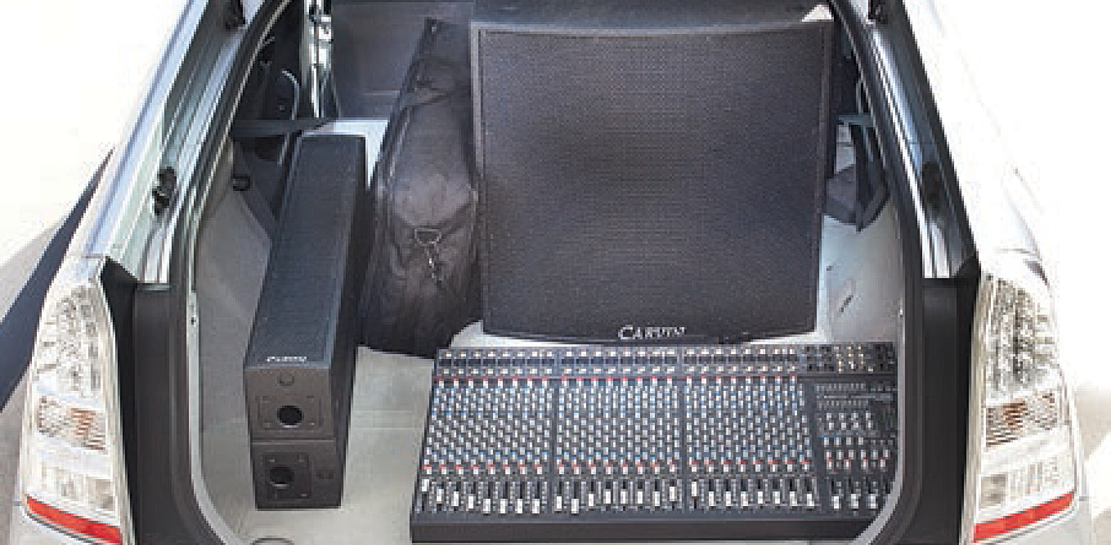 carvin audio trc400a fits inside Toyota Prius