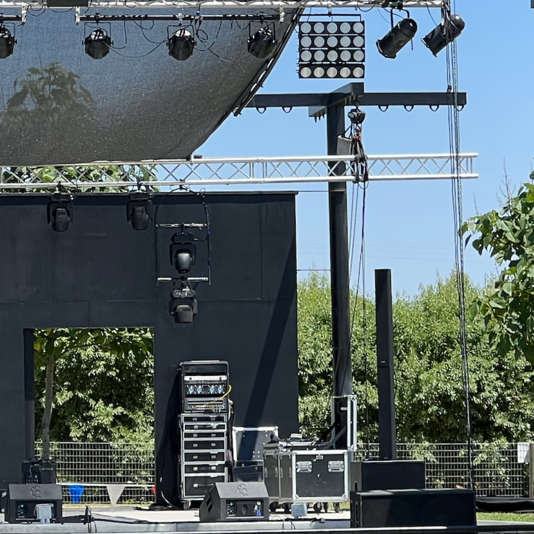 trc400a system front fill for large stage